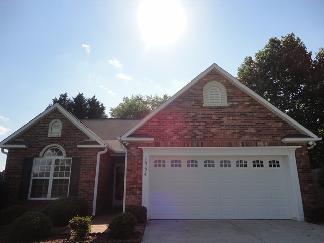 Building Photo - 1954 Waccamaw Path