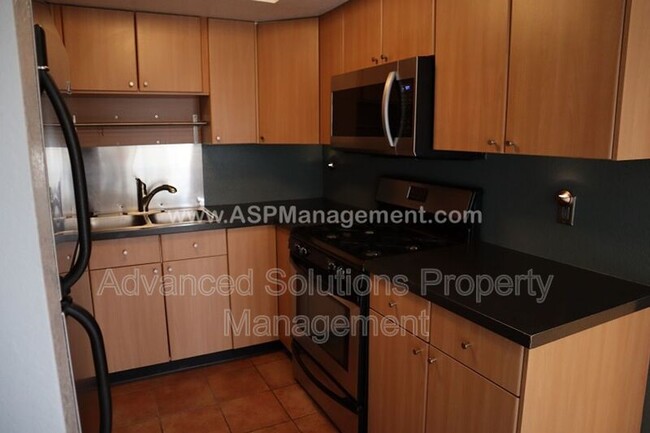 Building Photo - 525 S 900 E