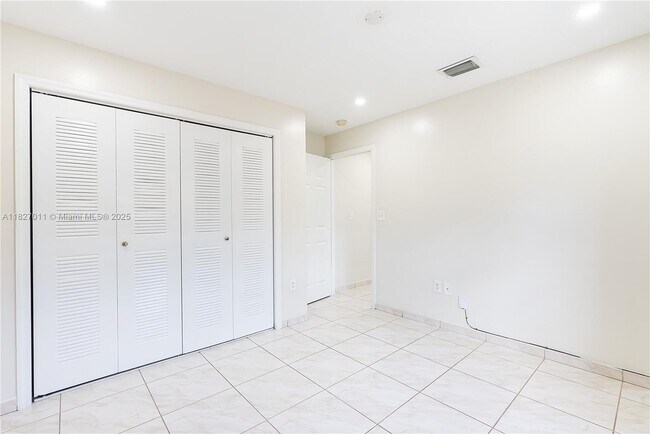 Foto del edificio - 1214 NW 34th Ave