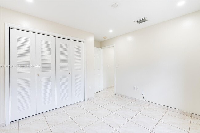 Building Photo - 1214 NW 34th Ave
