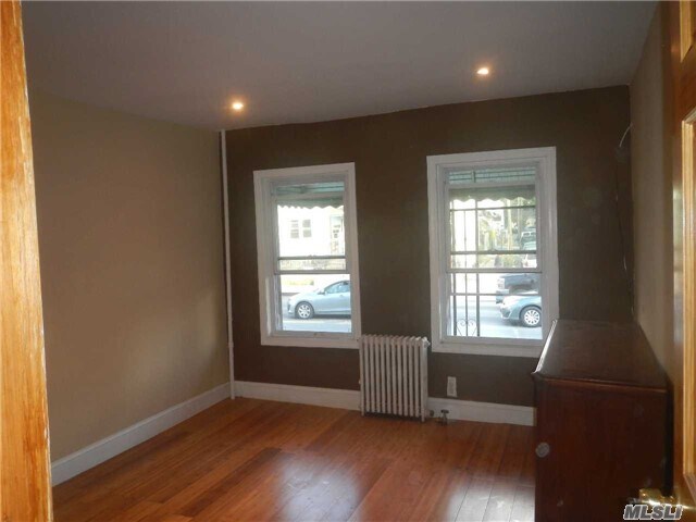 Foto del edificio - 169-23 Liberty Ave