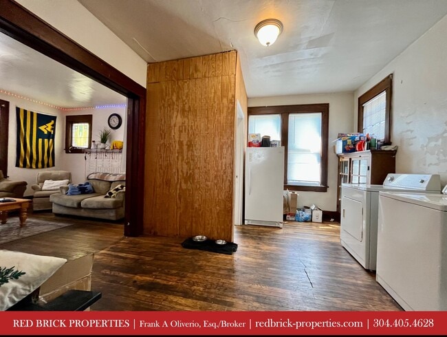 Building Photo - 771 Willey St