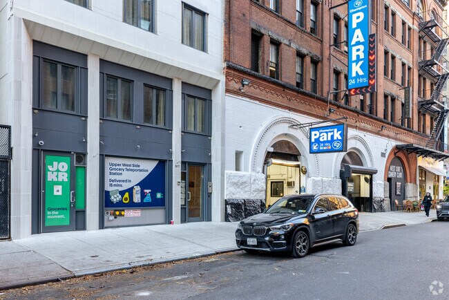 Foto del edificio - 207 W 75th St