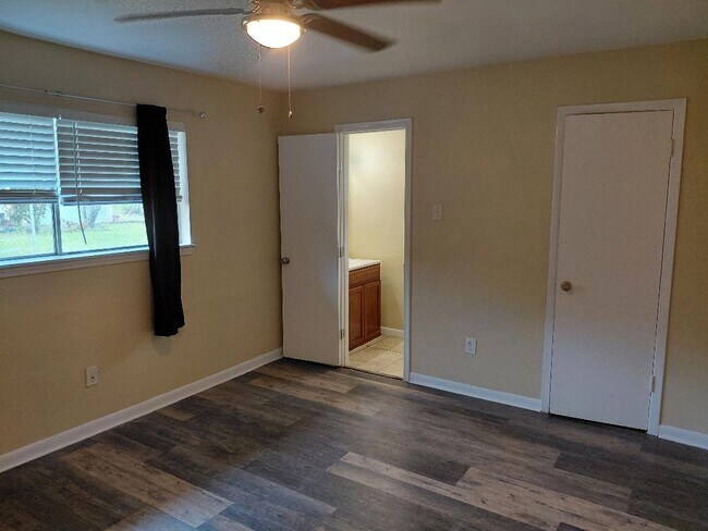 Foto del edificio - 5019 Tavenor Ln