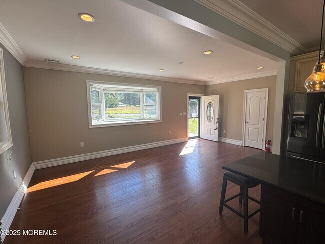 Foto del edificio - 196 Willow Dr