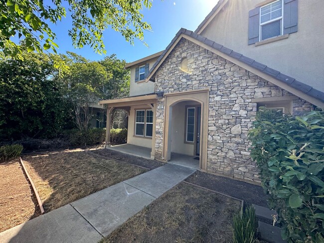 Building Photo - Beautiful 5 Bedroom, 3 Bath Mountain House...
