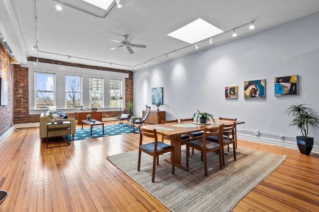 Photo - 323 W Main St Apartment