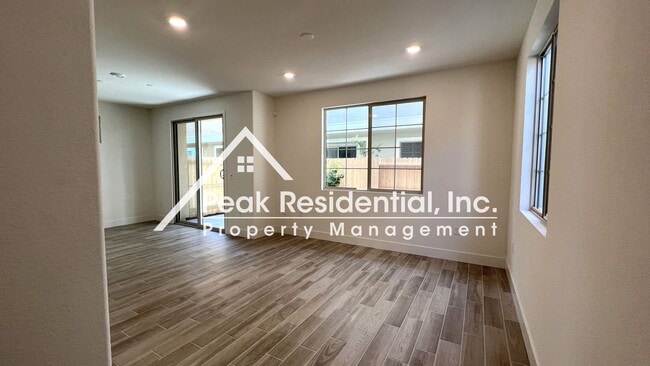 Building Photo - Beautiful Updated Elk Grove 3bd/2.5ba Home...