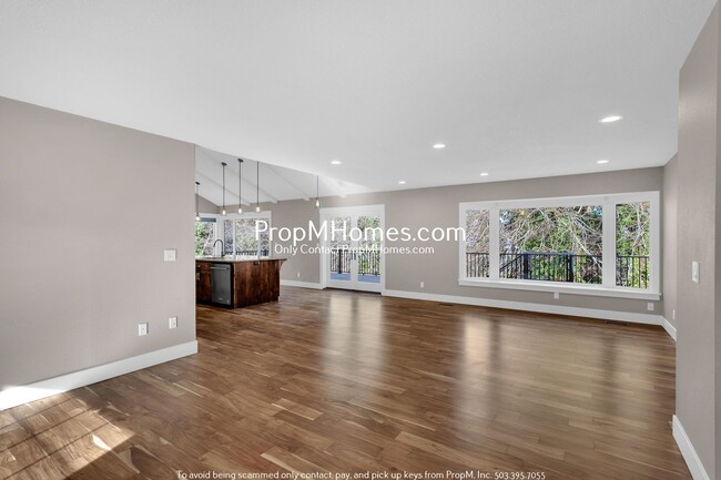 Building Photo - Newly Renovated 5 Bedroom Stunner in West ...