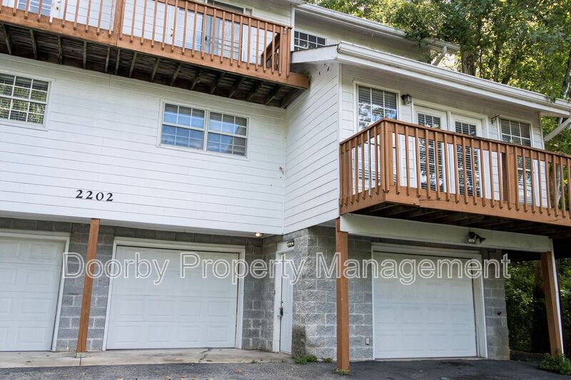 Primary Photo - 2202 Elder St