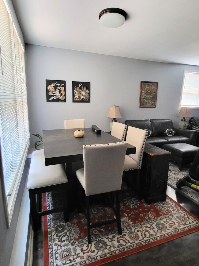 Living/Dining - 1618 N Rockwell St