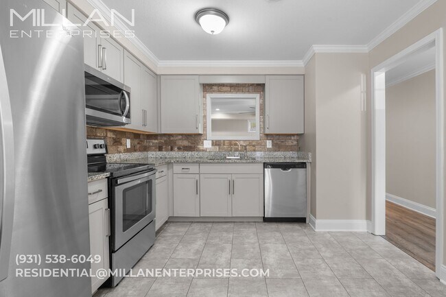 Building Photo - Move-in Ready Townhome in Desirable Sango Area