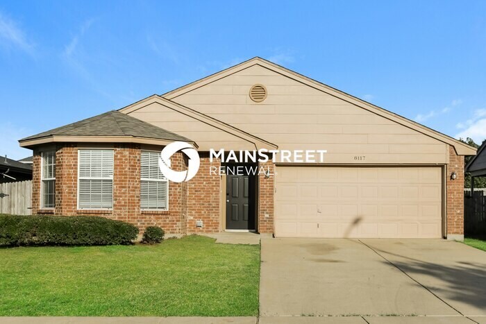 Foto principal - 3 Bedroom Pet-Friendly Home in Fort Worth, TX with Main Street Renewal