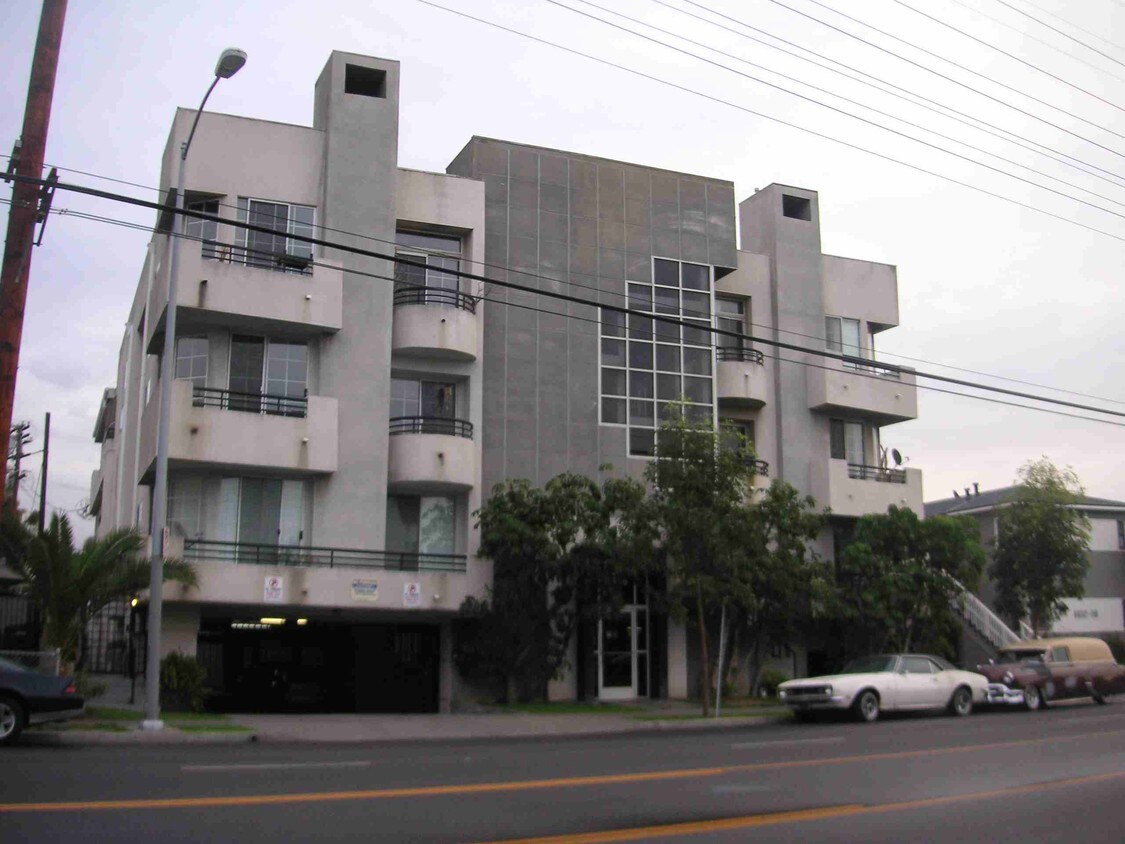 Primary Photo - 4320 S Centinela Ave