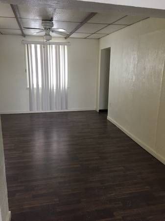 Foto del edificio - 2215 Boustead St