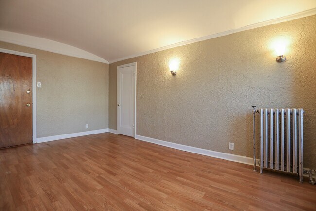 Foto del edificio - 1061 W Rosemont Ave