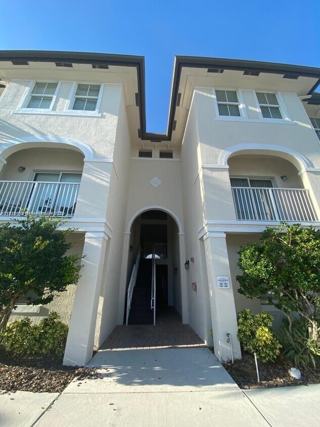 11501 NW 89th St Unit 211, Doral, FL 33178 Condo for Rent in Doral