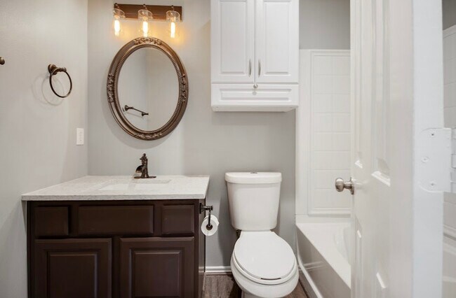 Building Photo - 1807 Kemah Village Dr