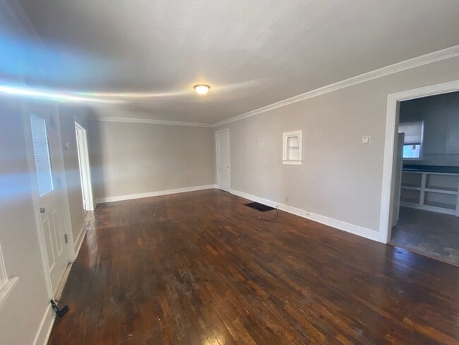 Building Photo - OPEN HOUSE!  1 Bedroom Home for Rent in Ne...