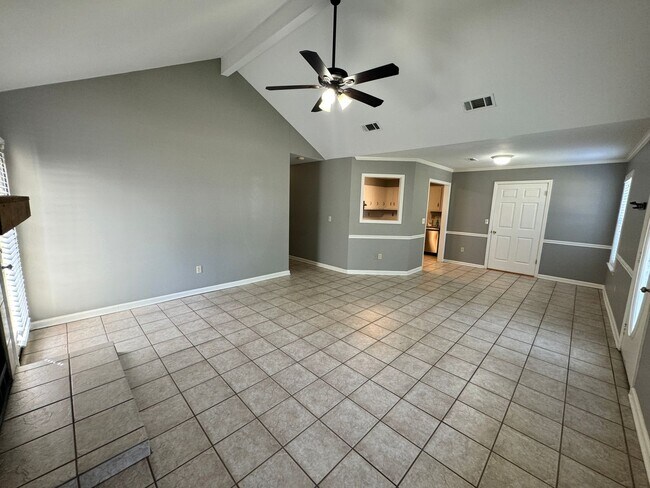 Foto del edificio - 3BD / 2BA FOR RENT