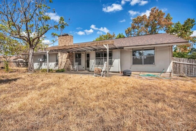 Building Photo - 241 Silverstone Ln