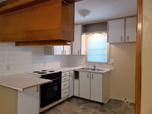 Building Photo - 504 W Pawnee St