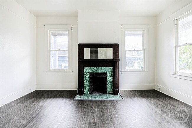Building Photo - 316 W 40th St