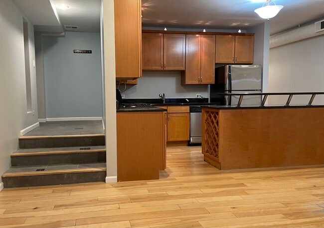 Private Front Entrance - 1647 W North Ave