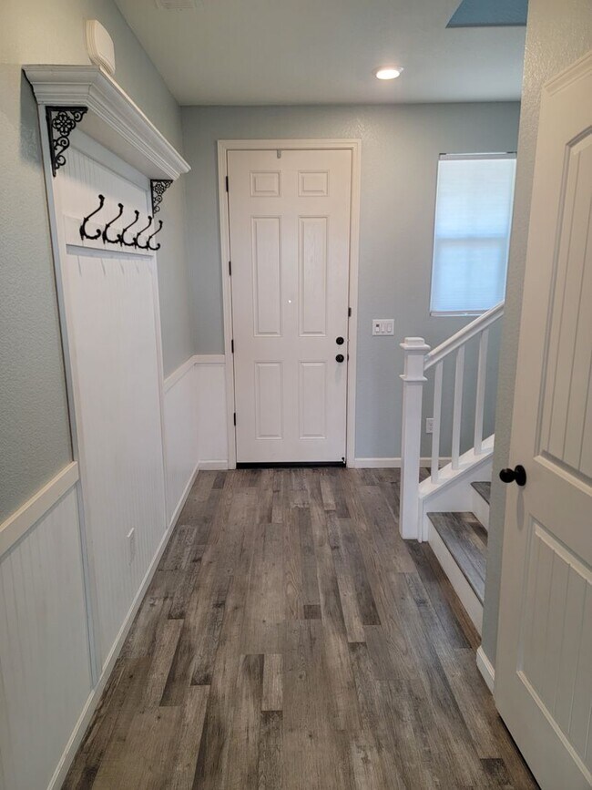 Foto del edificio - Beautiful 3 Bedroom 2.5 bath Home