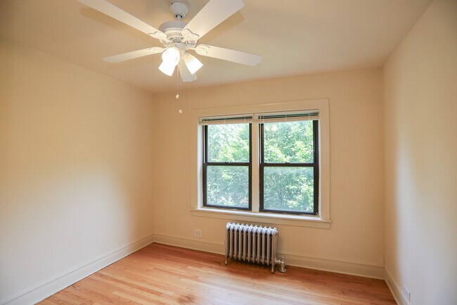 Building Photo - 2958 N Seeley Ave