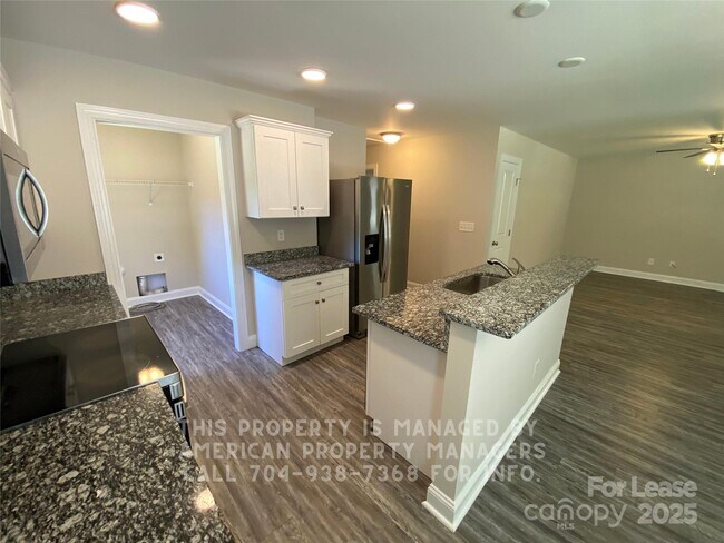 Building Photo - 1418 Ontario Dr