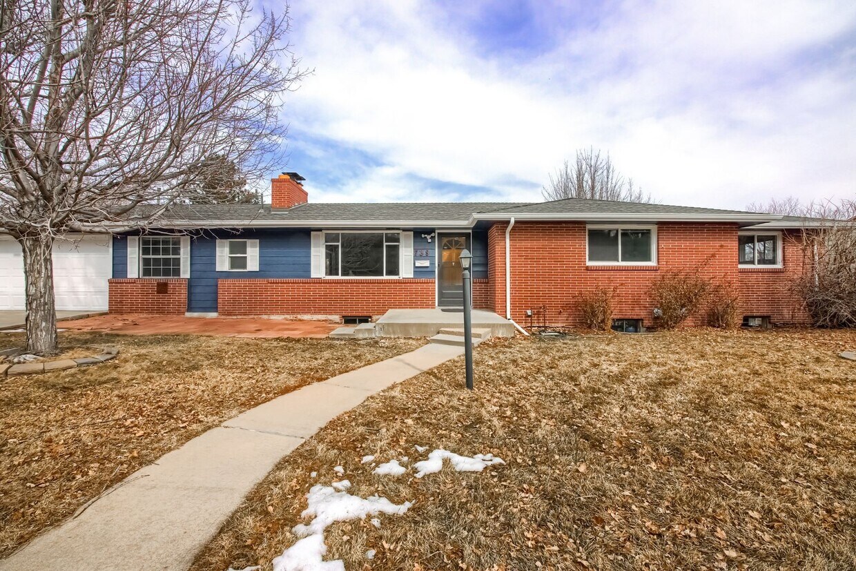 Primary Photo - 3 Bedroom duplex in Littleton