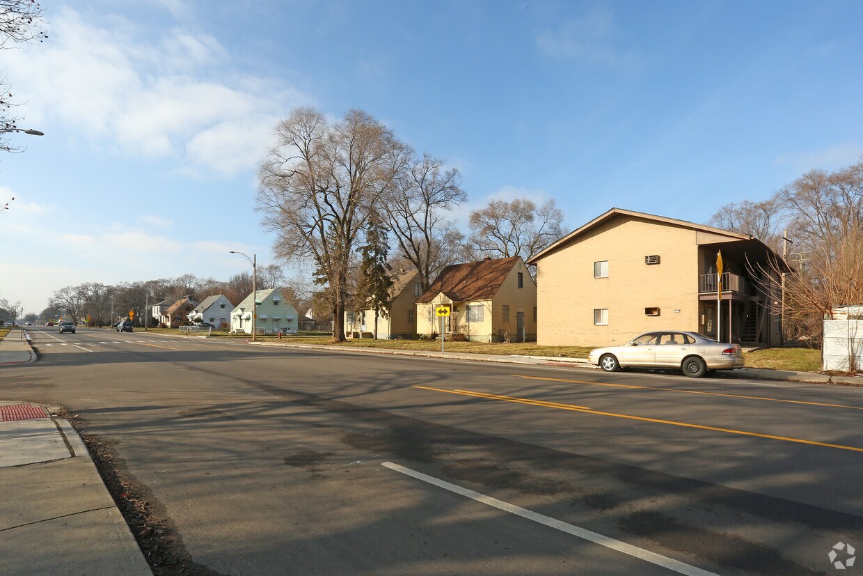 Foto del edificio - 15730 W Chicago St