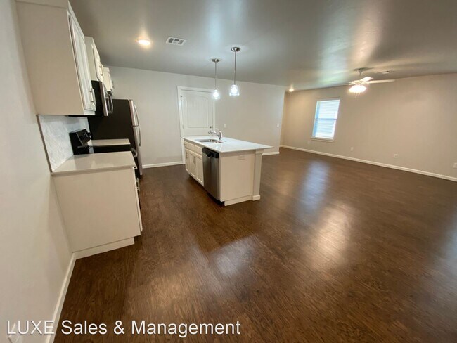 Foto del edificio - 2 br, 2 bath House - 11414 N Lincoln Blvd
