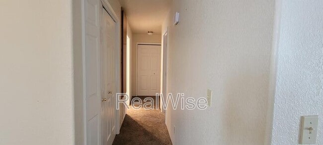 Building Photo - 1806 Medart Ln