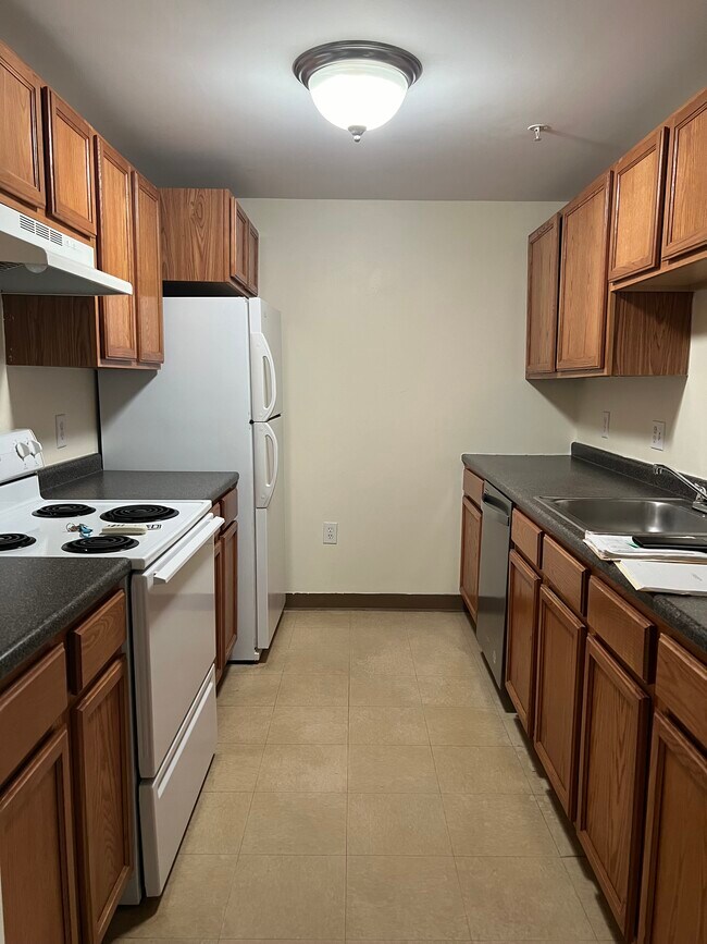 59 Ponemah Hill Rd Unit 1LL4, Milford, NH 03055 Condo for Rent in