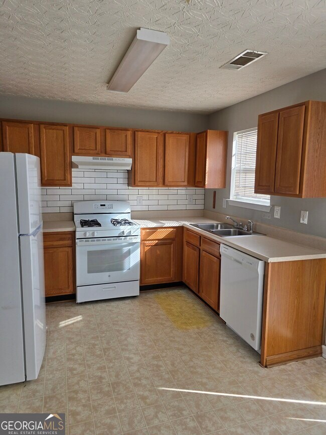 Foto del edificio - 387 Spring Walk Trce