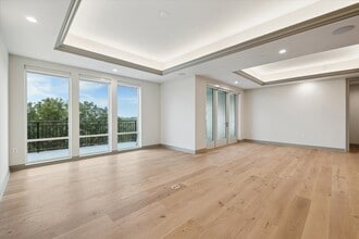 Building Photo - 1717 Bissonnet St