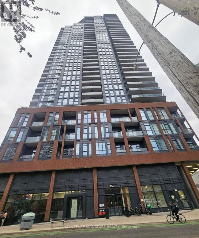 Building Photo - 159 Wellesley St E