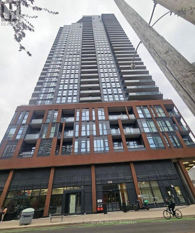 Building Photo - 159 Wellesley St E