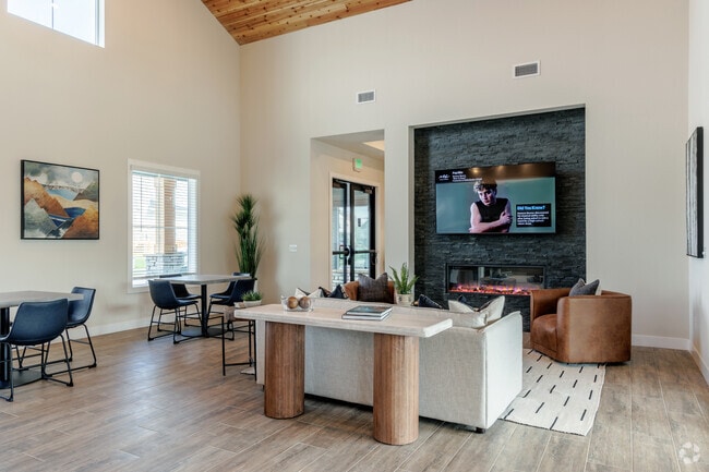 Clubroom - Canvas at Prairie Center