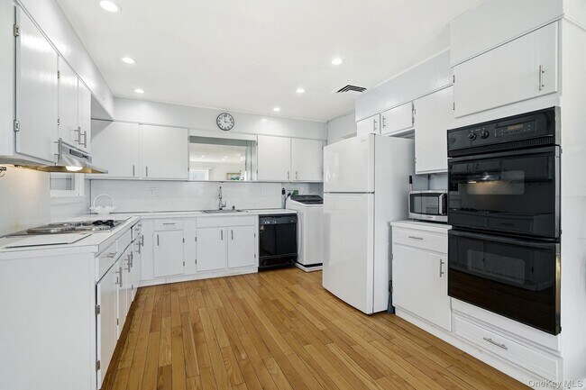 Foto del edificio - 250 S Ridge St