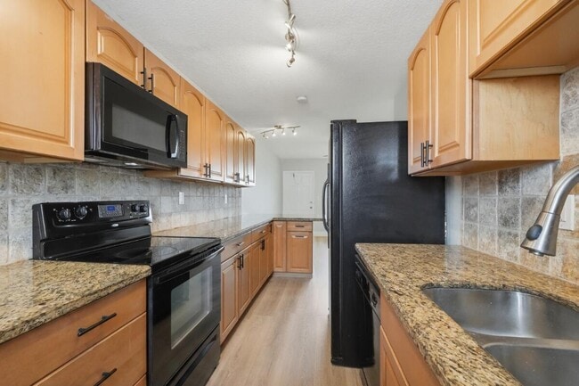 Building Photo - 6191 SW 37th St
