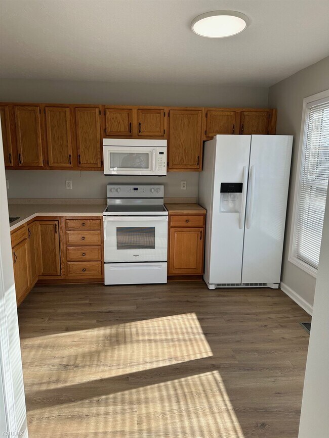 Foto del edificio - 3 br, 2.5 bath Duplex - 420 W Oak St 420 W...