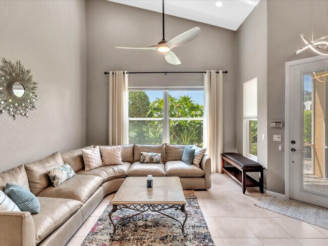 Foto del edificio - 8253 Horseshoe Bay Rd