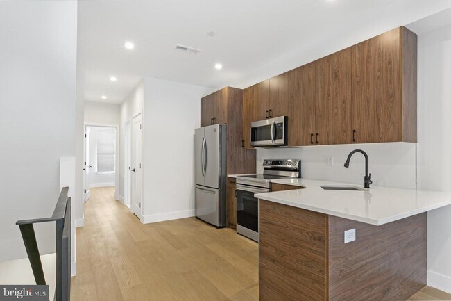 Foto del edificio - 2149 N Franklin St