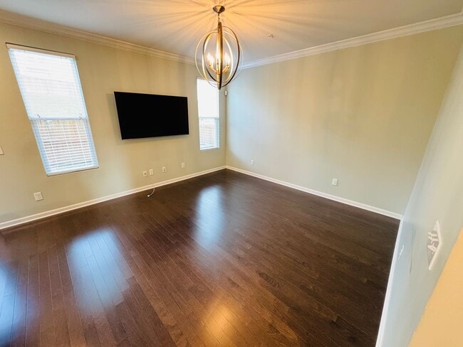 Building Photo - FOR LEASE - 3 bed, 2.5 bath, 1679 sqft townhome