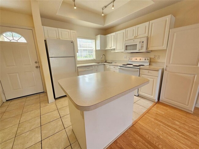 Building Photo - 8340 Wingate Dr