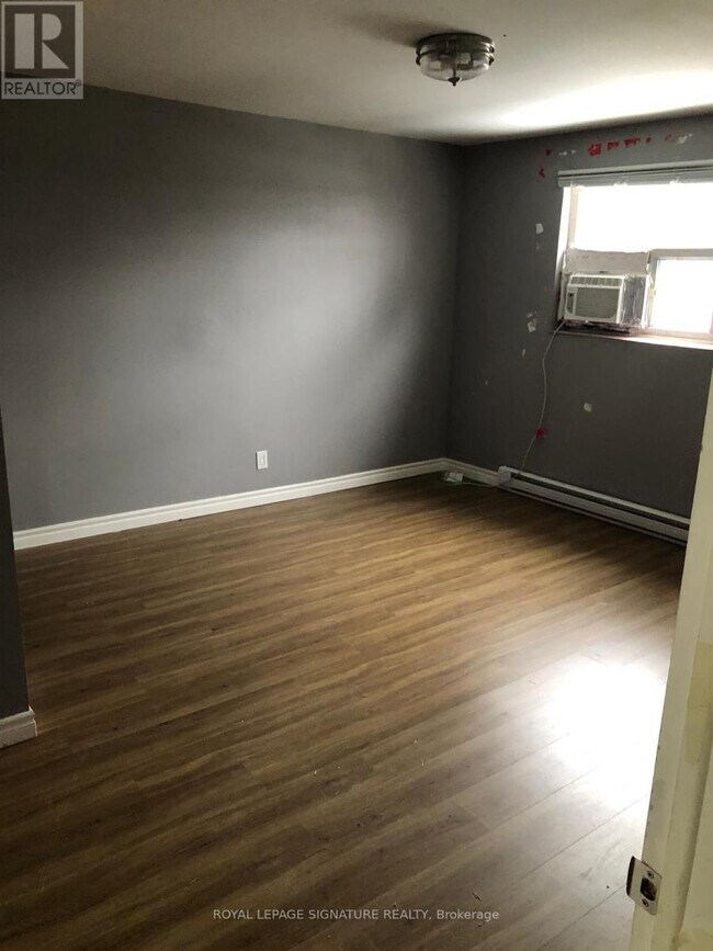 Photo du bâtiment - 608 Gerrard St E