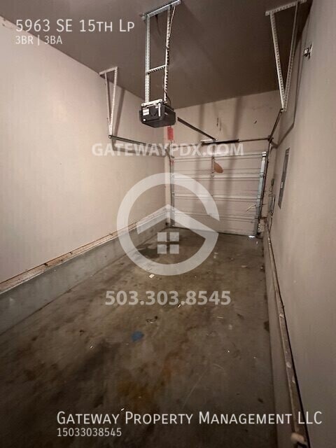 Building Photo - 5963 SE 15th Loop